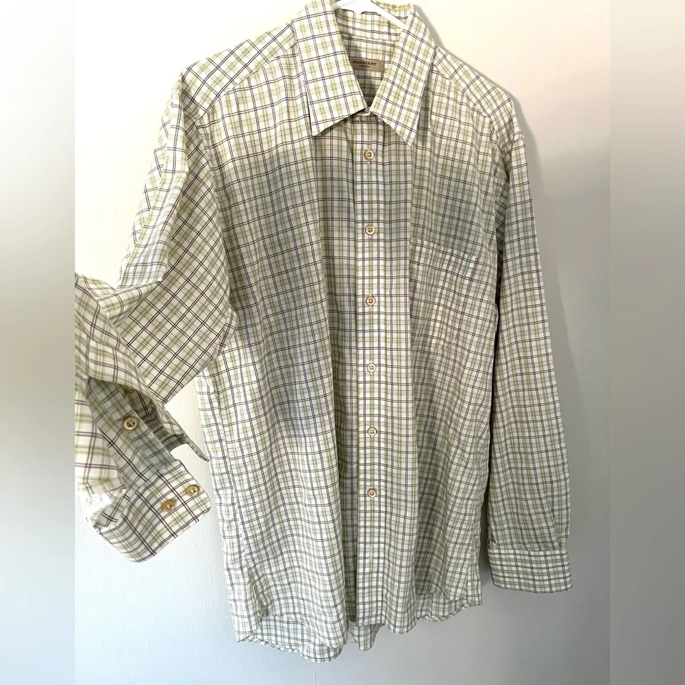 LIKE NEW CONDITION BURBERRY PLAID SHIRT SIZE LARGE - Picture 7 of 9